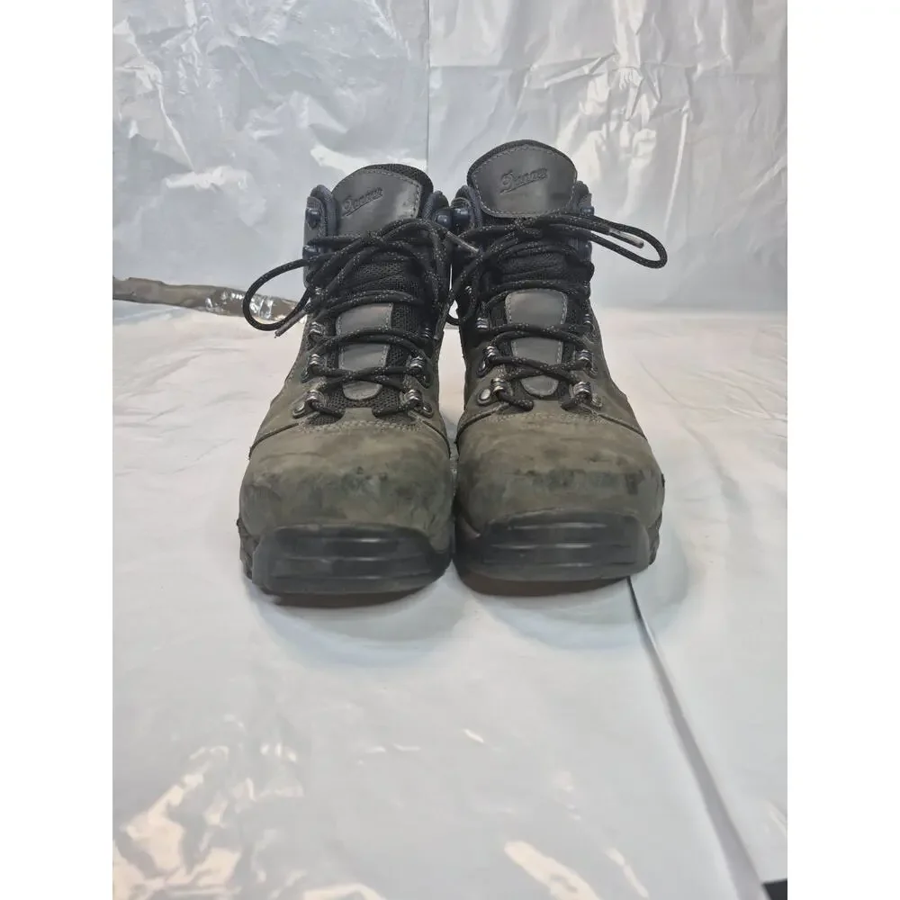 Danner this nice